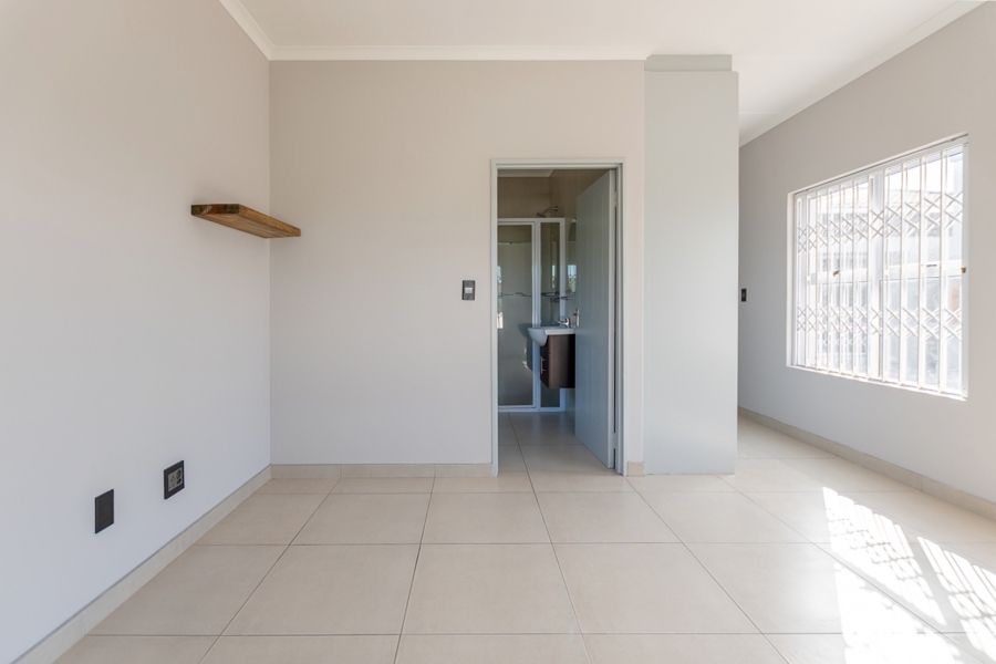 4 Bedroom Property for Sale in Country Club Western Cape